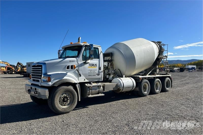 Sterling LT9500 Avtomešalci za beton