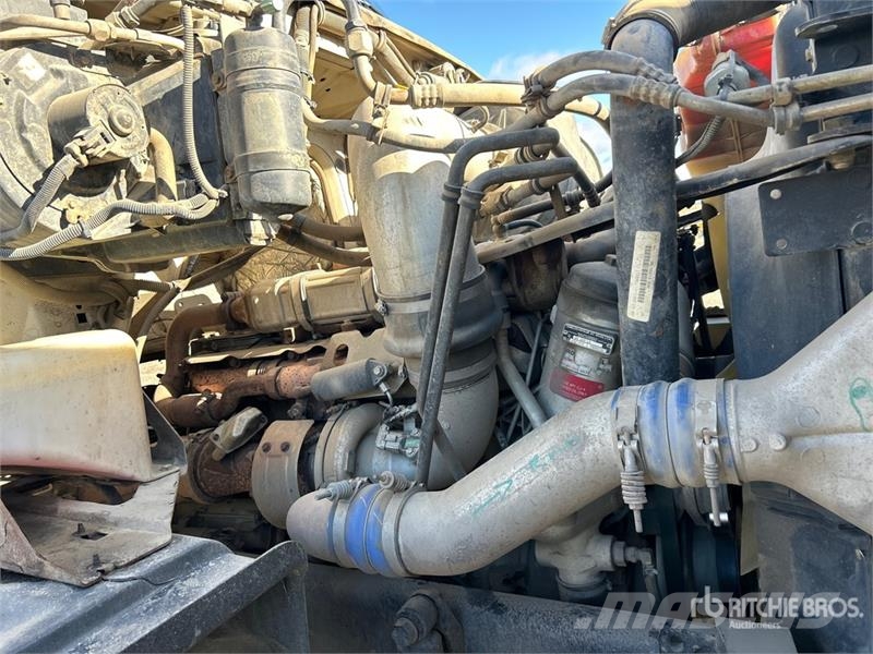 Sterling LT9500 Бетономішалки (Автобетонозмішувачі)