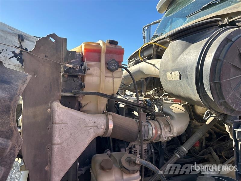 Sterling LT9500 Avtomešalci za beton