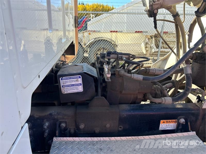 Sterling LT9500 Avtomešalci za beton