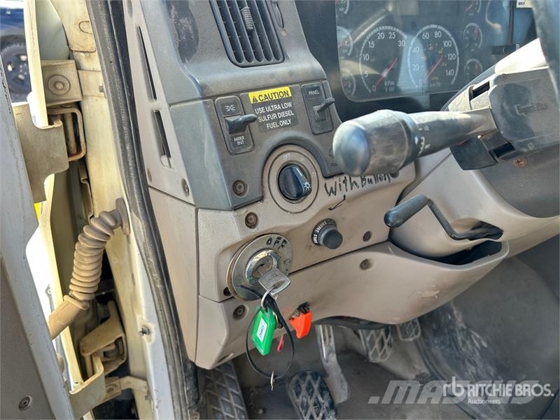 Sterling LT9500 Бетономішалки (Автобетонозмішувачі)