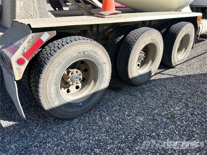 Sterling LT9500 Avtomešalci za beton