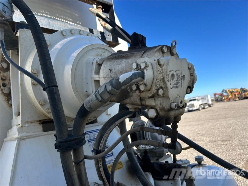 Sterling LT9500 Betonkeverők/Betonpumpák