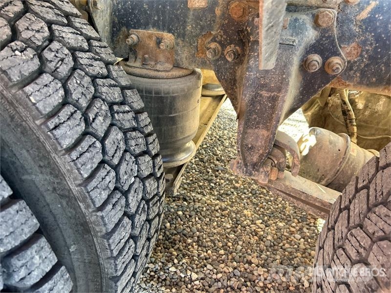 Sterling LT9500 Avtomešalci za beton