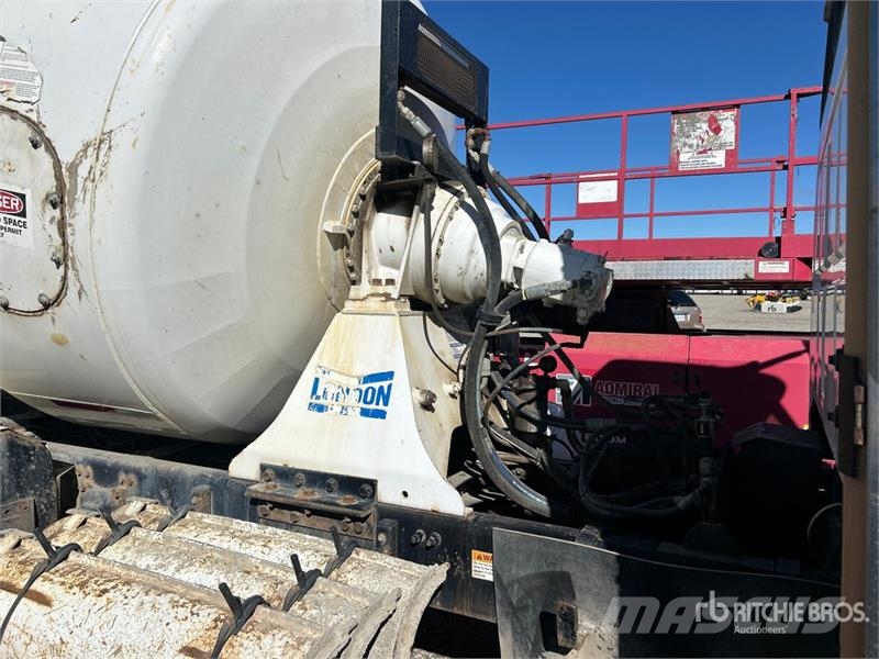 Sterling LT9500 Avtomešalci za beton