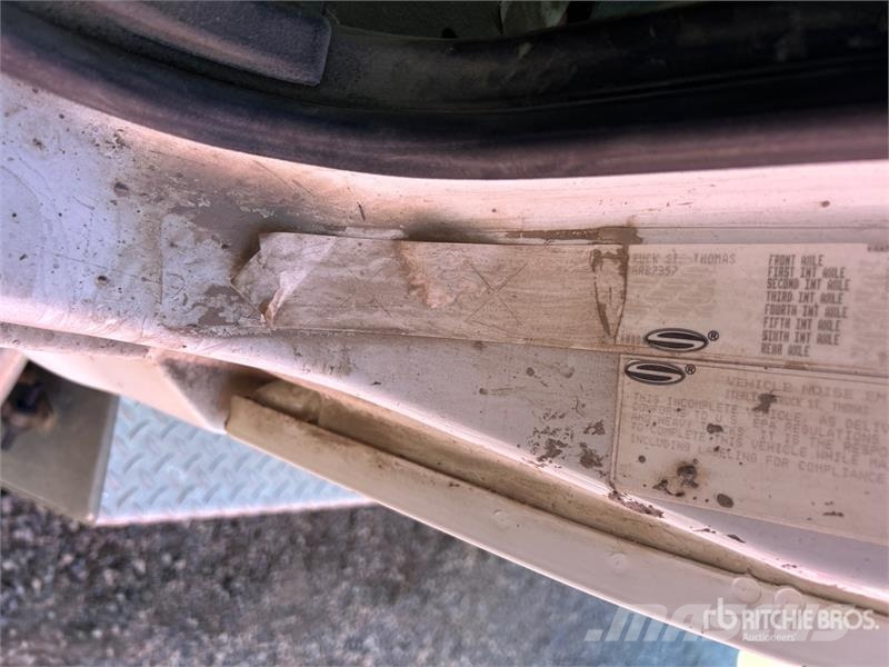Sterling LT9500 Avtomešalci za beton