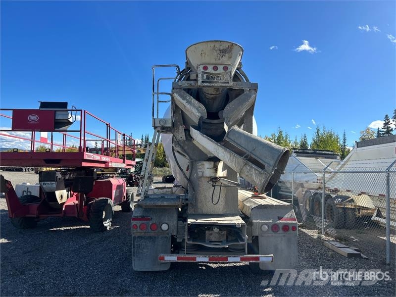 Sterling LT9500 Avtomešalci za beton