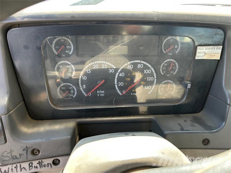 Sterling LT9500 Бетономішалки (Автобетонозмішувачі)