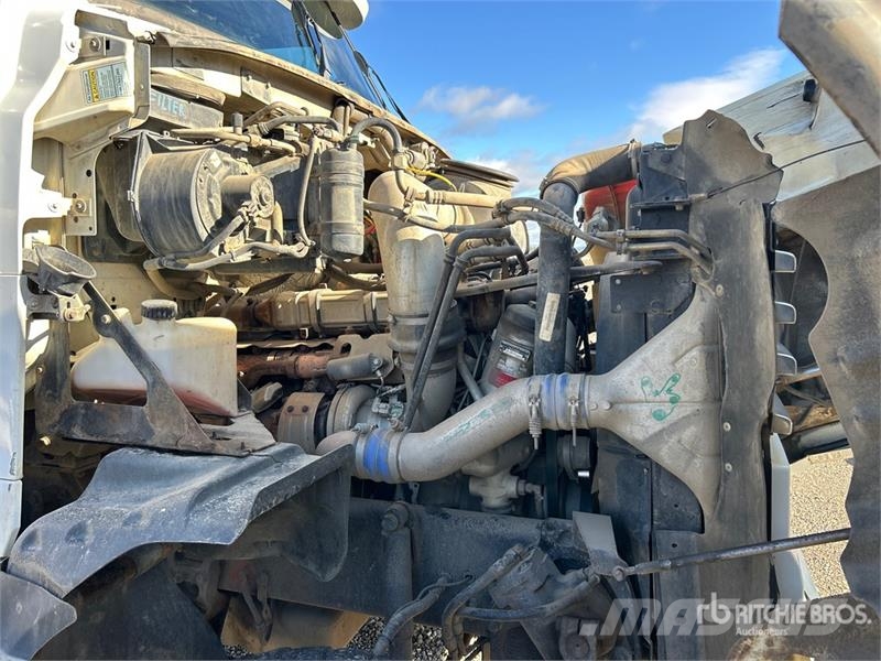 Sterling LT9500 Бетономішалки (Автобетонозмішувачі)