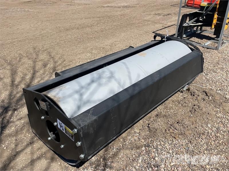 Suihe SSVR-72 72 in Skid Steer Vibratory Roller (Unused) Valjarji