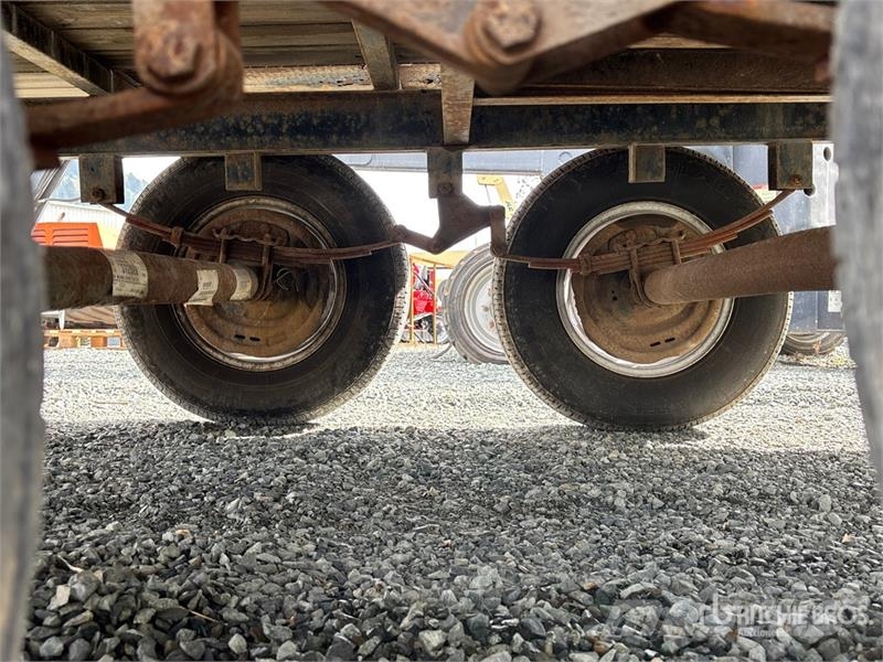 Suretrack 20 ft T/A Flatbed Trailer Platós / Ponyvás pótkocsik