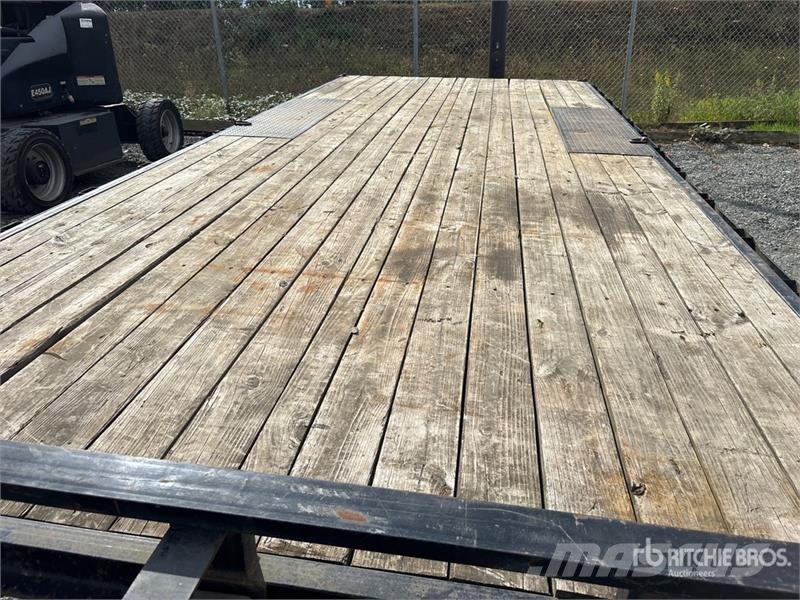 Suretrack 20 ft T/A Flatbed Trailer Platós / Ponyvás pótkocsik