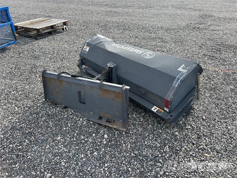 Sweepster 72 in Skid Steer Broom Süpürgeler