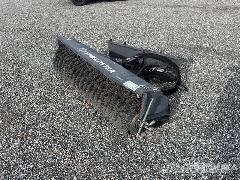 Sweepster 72 in Skid Steer Broom Süpürgeler