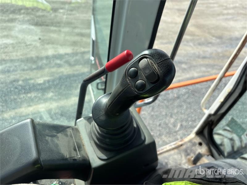 Takeuchi TB175W Pyöräkaivukoneet