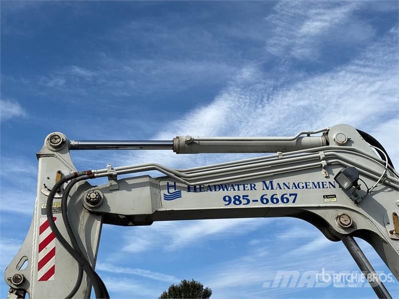 Takeuchi TB175W Pyöräkaivukoneet