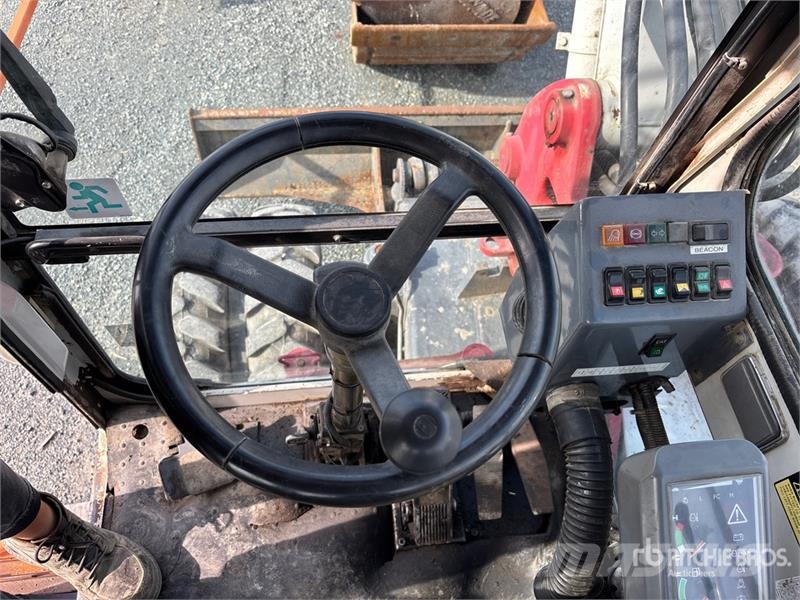 Takeuchi TB175W Pyöräkaivukoneet