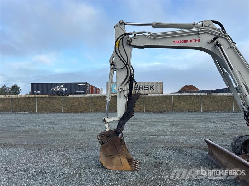 Takeuchi TB290 Roomikekskavaatorid