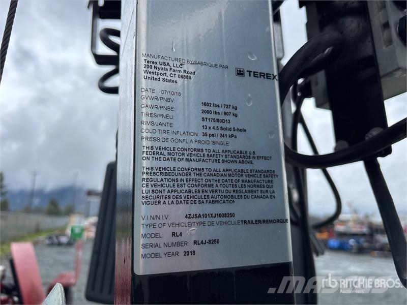 Terex RL4 Fénytornyok