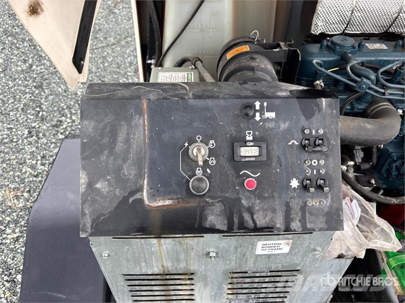 Terex RL4 Fénytornyok