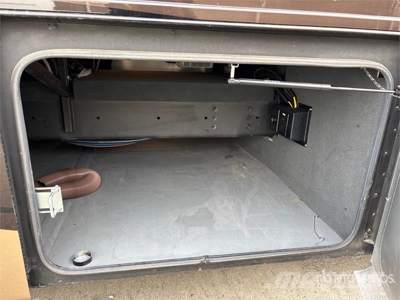 Tiffin Allegro Red 340 Motor Home Autofurgonai ir karavanai