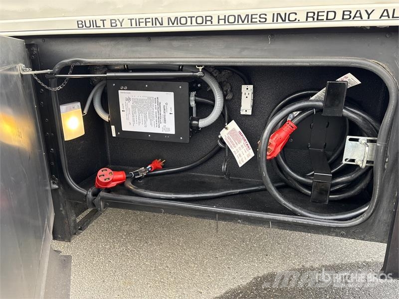 Tiffin Allegro Red 340 Motor Home Autofurgonai ir karavanai