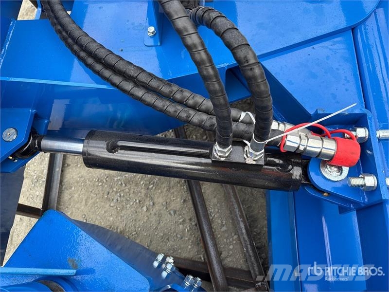 Top Cat Cat SSSCR72 72 in Skid Steer Power Rake (U Τσουγκράνες και χορτοξηραντικές μηχανές