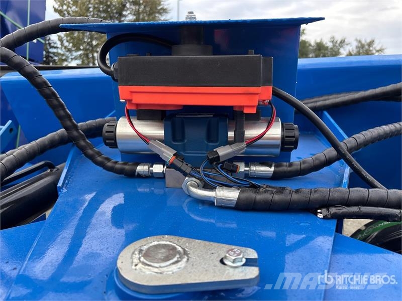 Top Cat Cat SSSCR72 72 in Skid Steer Power Rake (U Τσουγκράνες και χορτοξηραντικές μηχανές