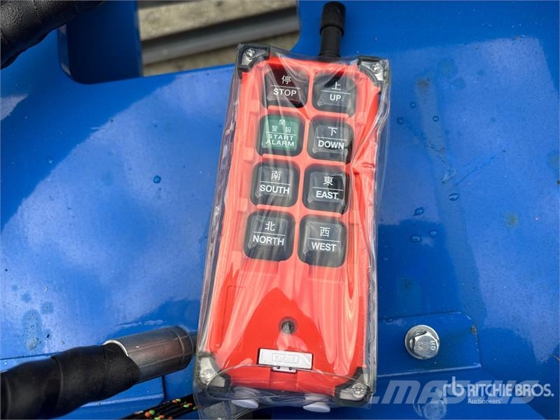 Top Cat Cat SSSCR72 72 in Skid Steer Power Rake (U Τσουγκράνες και χορτοξηραντικές μηχανές