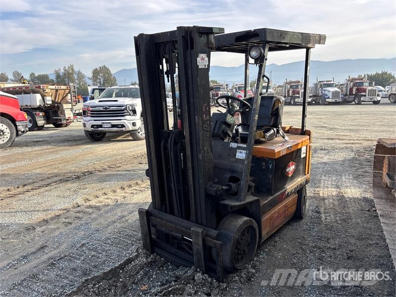 Toyota 30-5FBCH25 4700 lb Electric Forklift Elektritõstukid