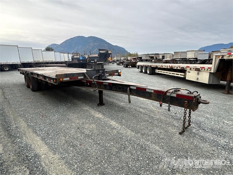 Trail King 24 ft T/A Flatbed Trailer Valníky