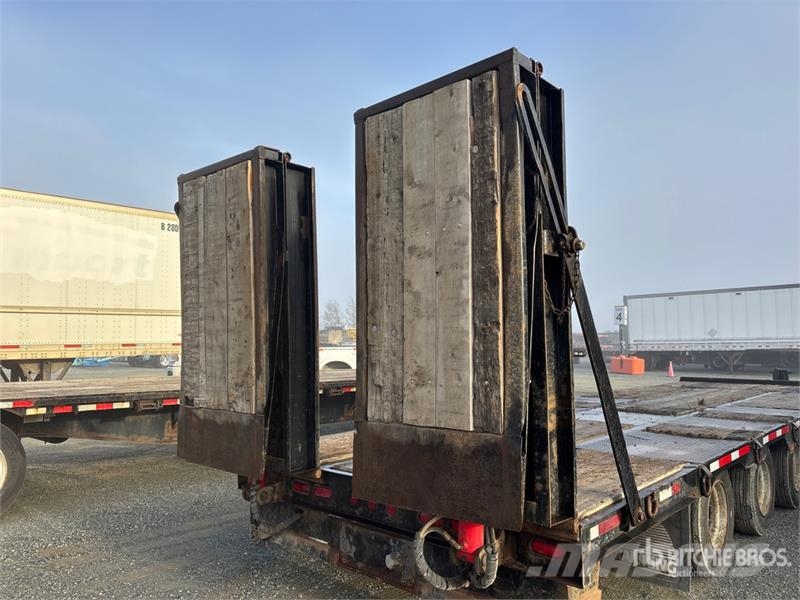 Trail King 29 ft Tri/A Tilt Deck Trailer Низкорамные прицепы