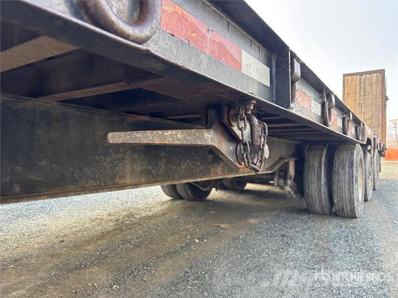 Trail King 29 ft Tri/A Tilt Deck Trailer Низкорамные прицепы