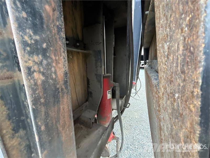 Trail King 29 ft Tri/A Tilt Deck Trailer Góndola de cama rebajada