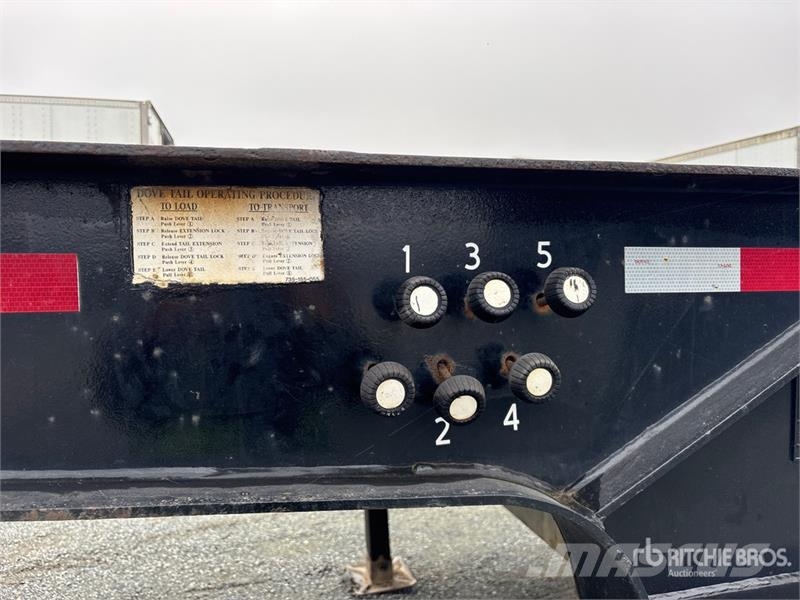 Trail King 48 ft T/A Hydraulic Tail Hydraulic Tail Trailer Lavetit
