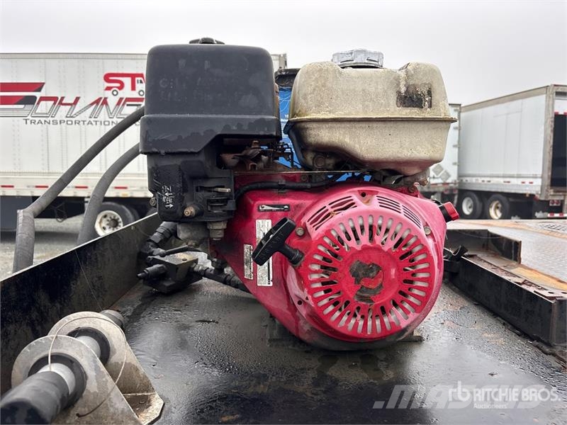 Trail King 48 ft T/A Hydraulic Tail Hydraulic Tail Trailer Lavetit