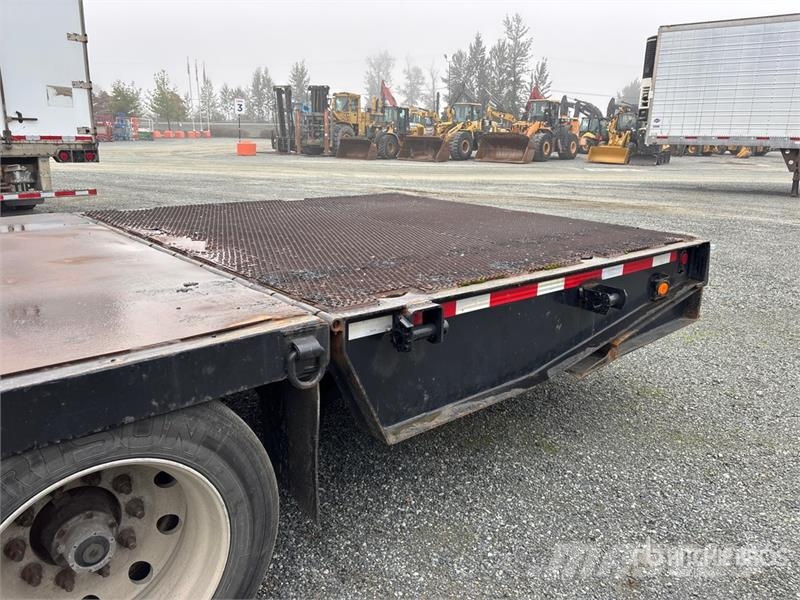 Trail King 48 ft T/A Hydraulic Tail Hydraulic Tail Trailer Lavetit