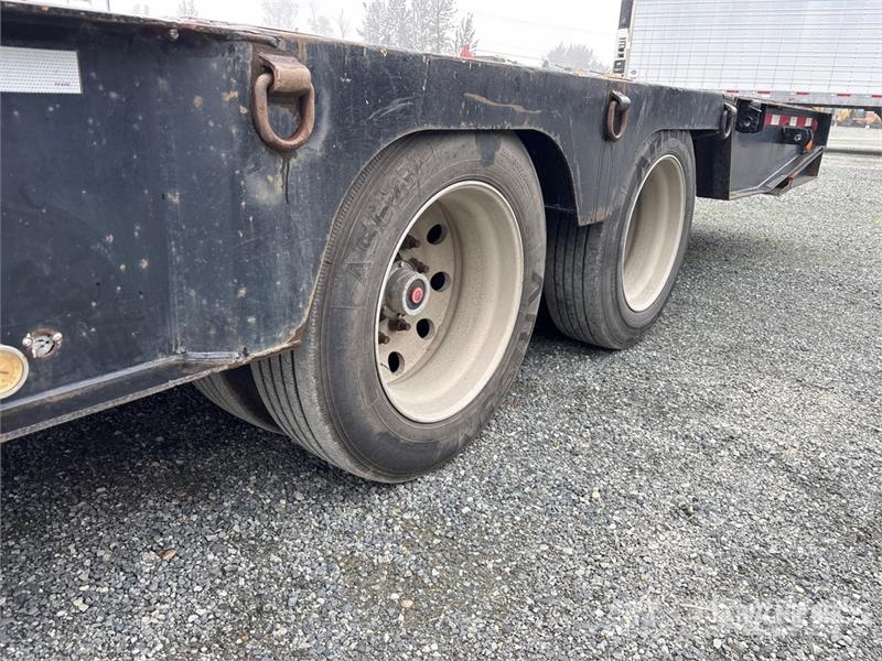Trail King 48 ft T/A Hydraulic Tail Hydraulic Tail Trailer Lavetit