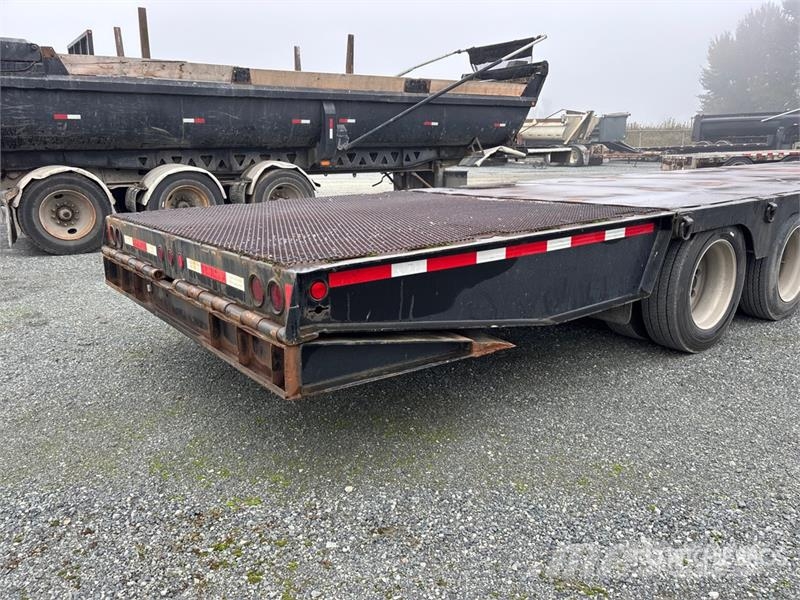 Trail King 48 ft T/A Hydraulic Tail Hydraulic Tail Trailer Lavetit