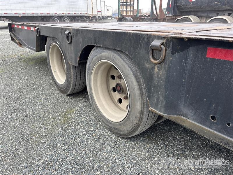Trail King 48 ft T/A Hydraulic Tail Hydraulic Tail Trailer Lavetit