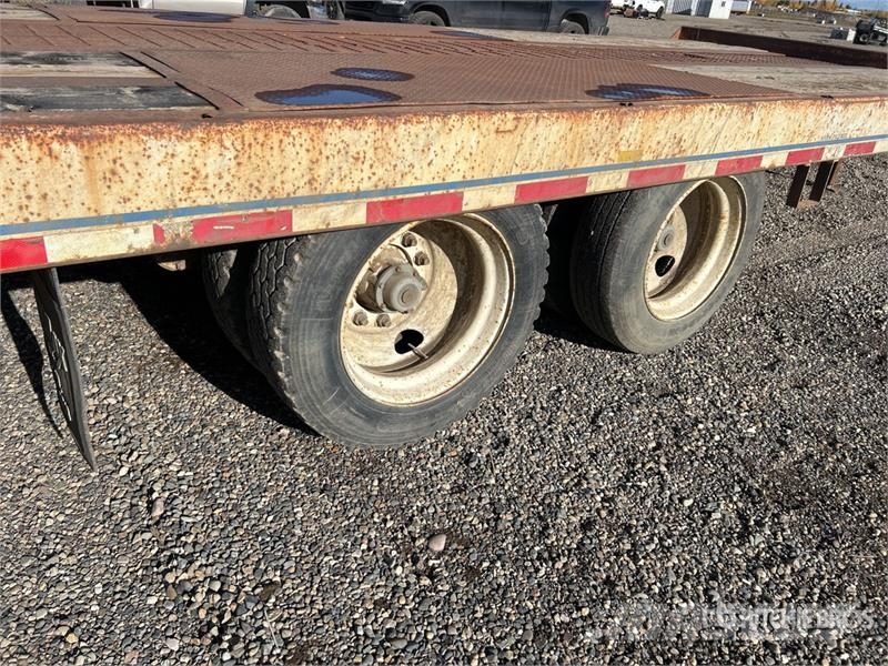 TrailMax 24 ft T/A Tilt Deck Trailer Низкорамные прицепы