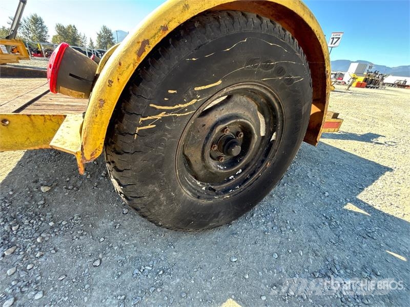 Ubilt 8 ft S/A Step Deck Trailer Низкорамные прицепы