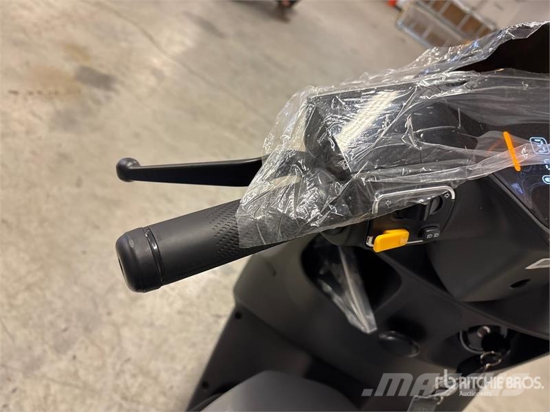 Ultron Electric Scooter (Unused) 全地形車