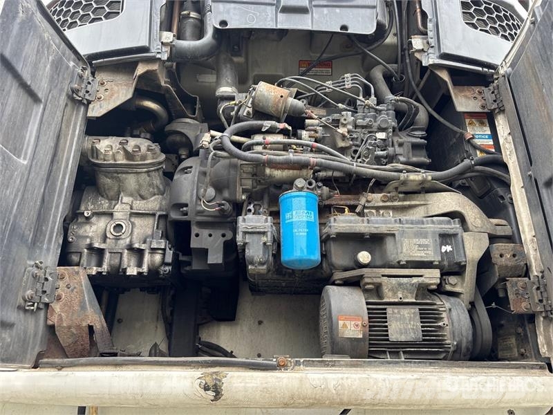 Utility 3000R Piekabes ar temperatūras kontroli