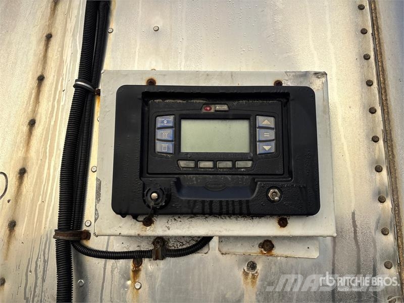 Utility 53 ft x 102 in Tri/A Van Trailer Прицепы-фургоны