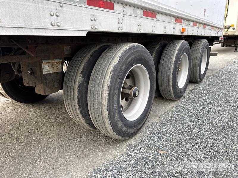 Utility 53 ft x 102 in Tri/A Refrigerated Trailer 保温半挂车