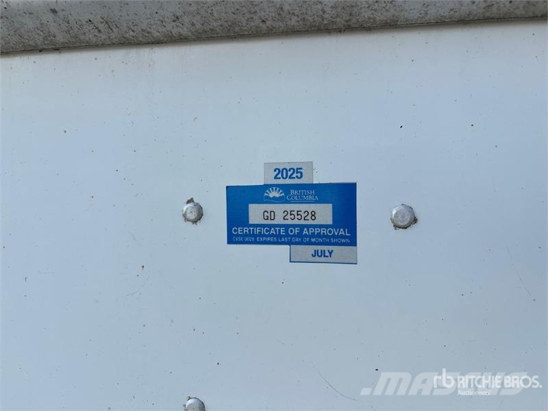 Vanguard 53 ft x 102 in Tri/A Heated Van Trailer Dobozos pótkocsik