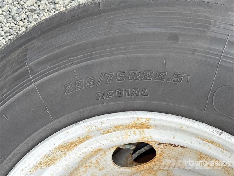 Vanguard 53 ft x 102 in T/A Van Trailer Причепи-фургони