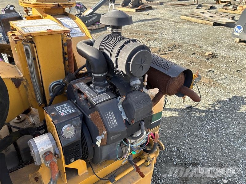 Vermeer BC600XL BRSH CHPR Tow-Behind Wood Chipper Drobilci lesa