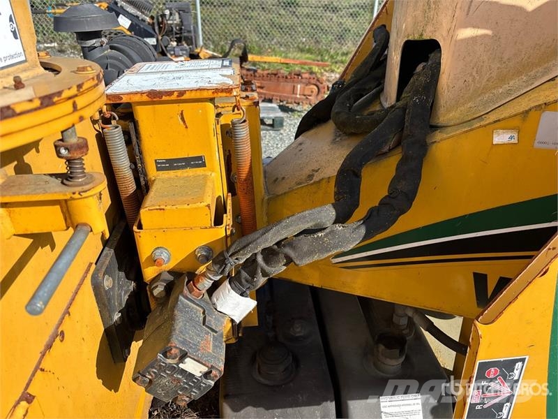 Vermeer BC600XL BRSH CHPR Tow-Behind Wood Chipper Drobilci lesa